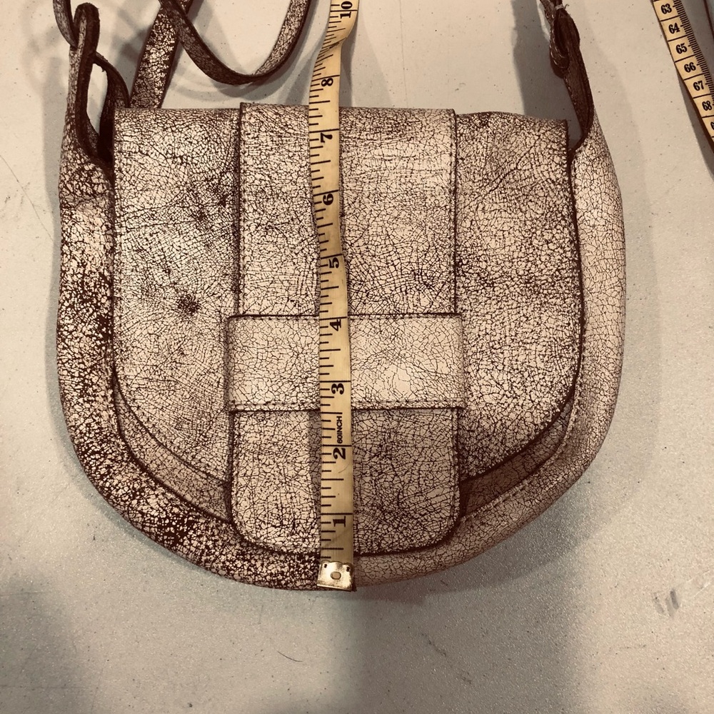 LATICO Distressed Crossbody off white see measurements - Picture 11 of 13